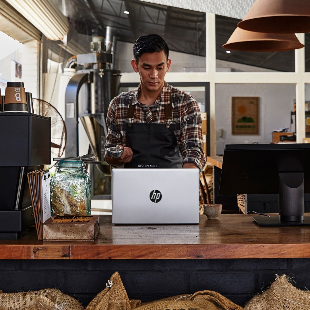 Laptop HP ProBook 455 G9, 15.6", AMD Ryzen 5 5625U, 8 GB RAM, 512 GB SSD, i argjendtë