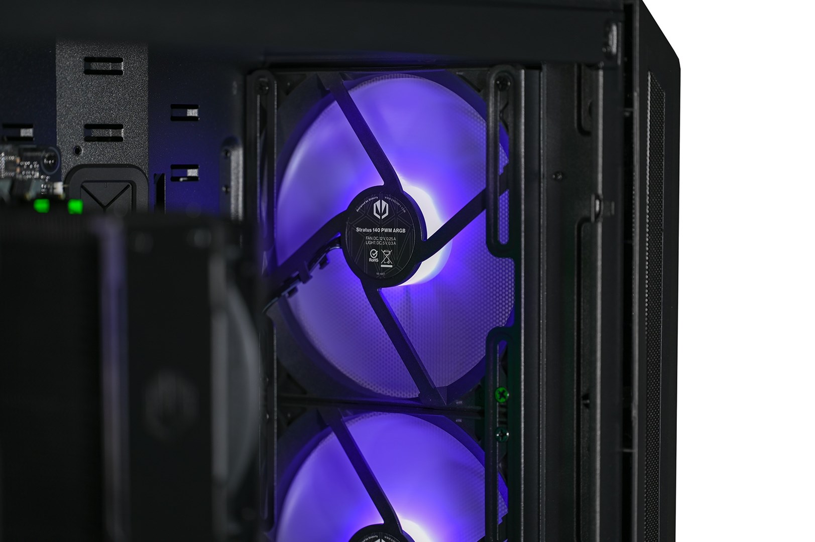 Kompjuter gaming Actina 5901443421214, Ryzen 5, 32GB RAM, 1TB SSD, GeForce RTX 5060, i zi