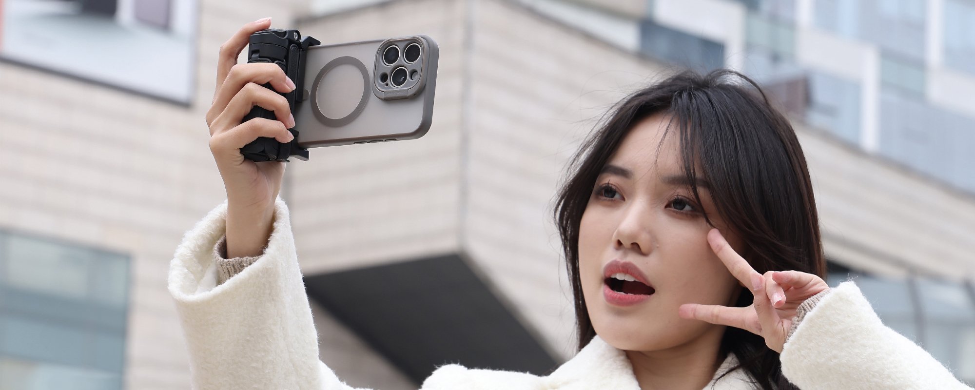 Tripod i zgjatueshëm Ulanzi JJ02 për smartphone, me telekomandë Bluetooth, i zi