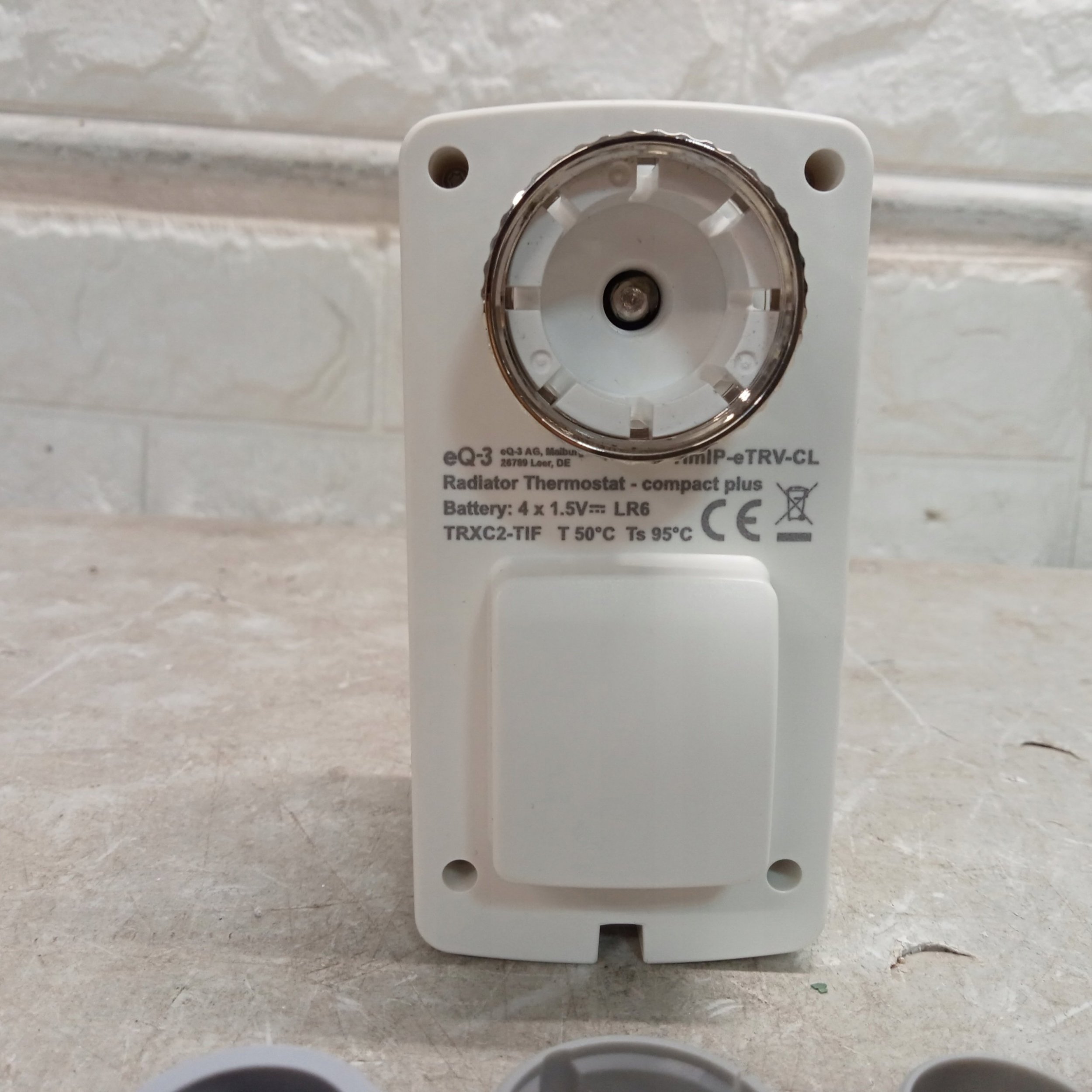 Termostat radiatorik Homematic IP Compact Plus, wireless, jetë baterie deri 7 vite, i bardhë