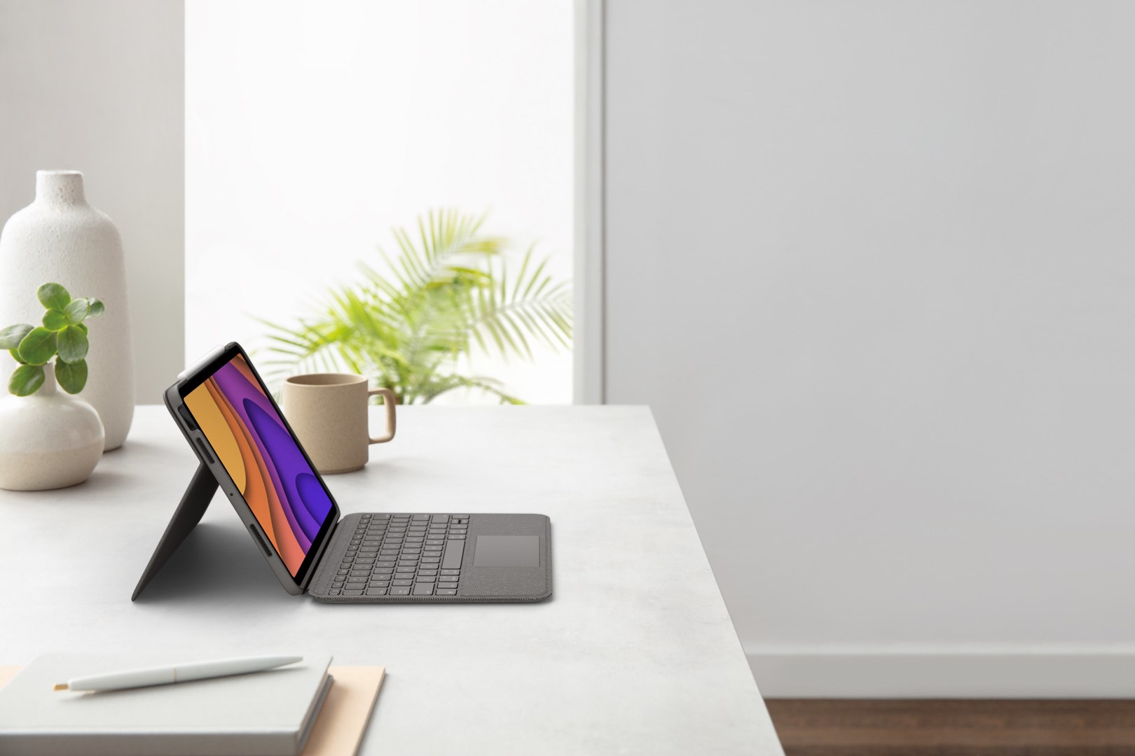 Подлога со тастатура за iPad Air (4-та и 5-та генерација) Logitech Folio Touch, сива