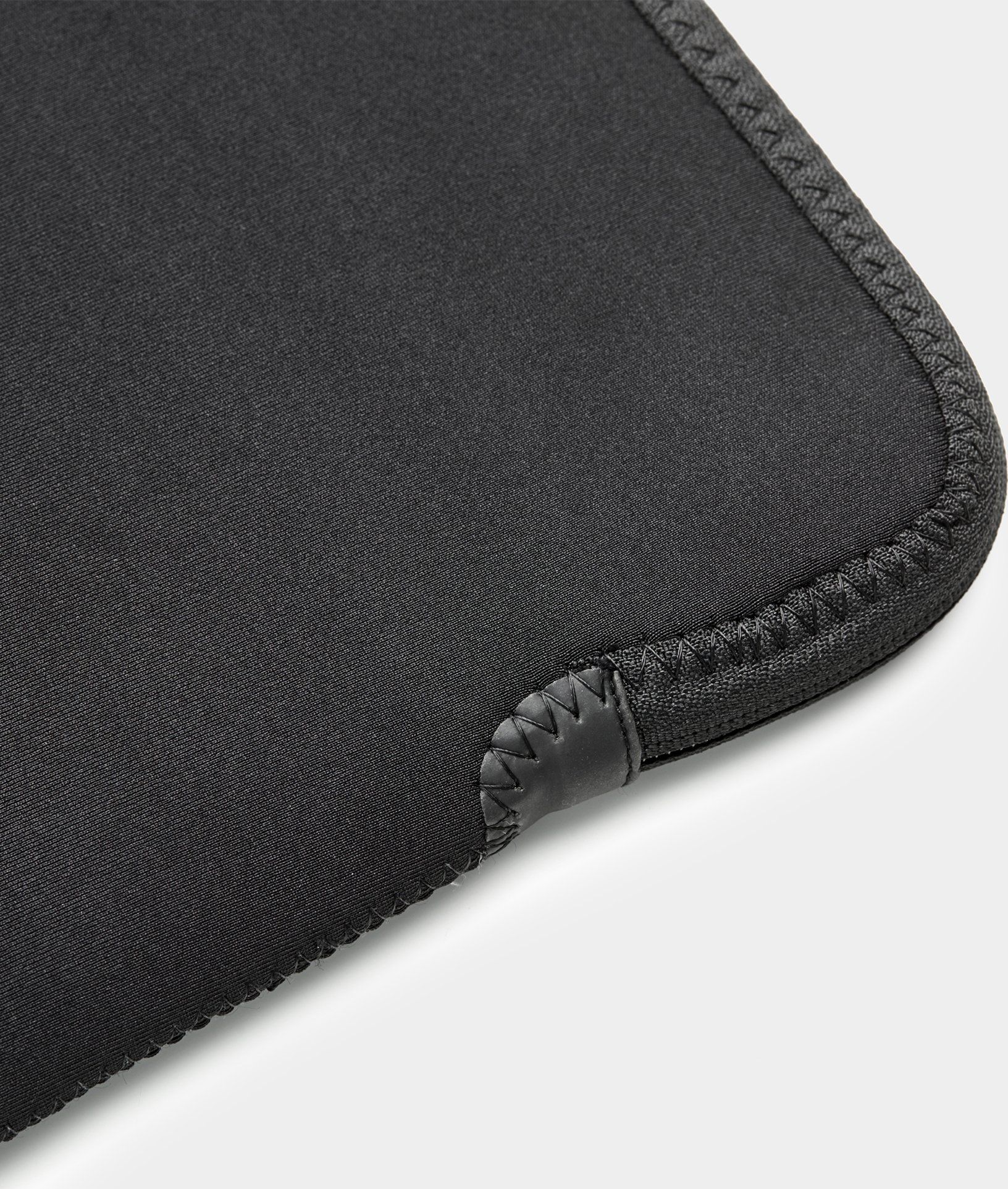 Futrollë Trunk Case MacBook Pro Sleeve, 16", neopren, e zezë