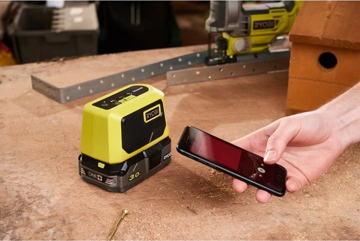 Altoparlant Bluetooth pa tela Ryobi 18V ONE+, mini, version bare tool, jeshil