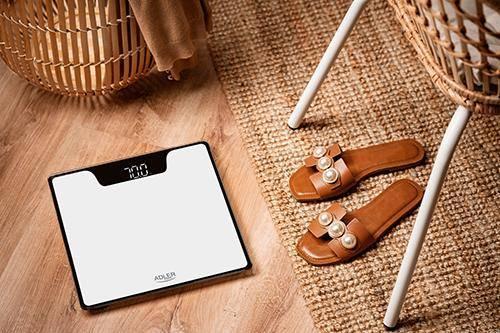 Peshore personale Adler AD 8174w, e bardhë