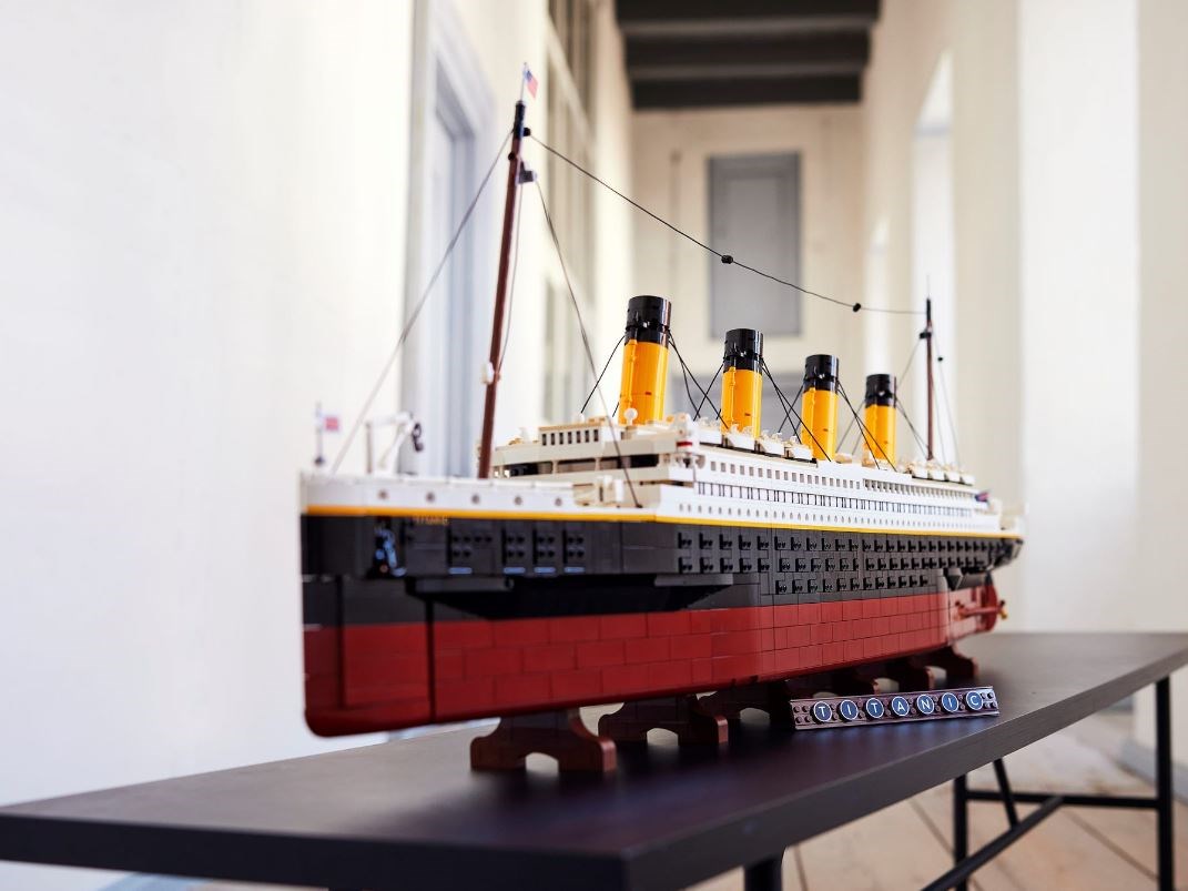 Set LEGO Icons Titanic 10294, model koleksionues, mbi 9000 pjesë, shumëngjyrësh