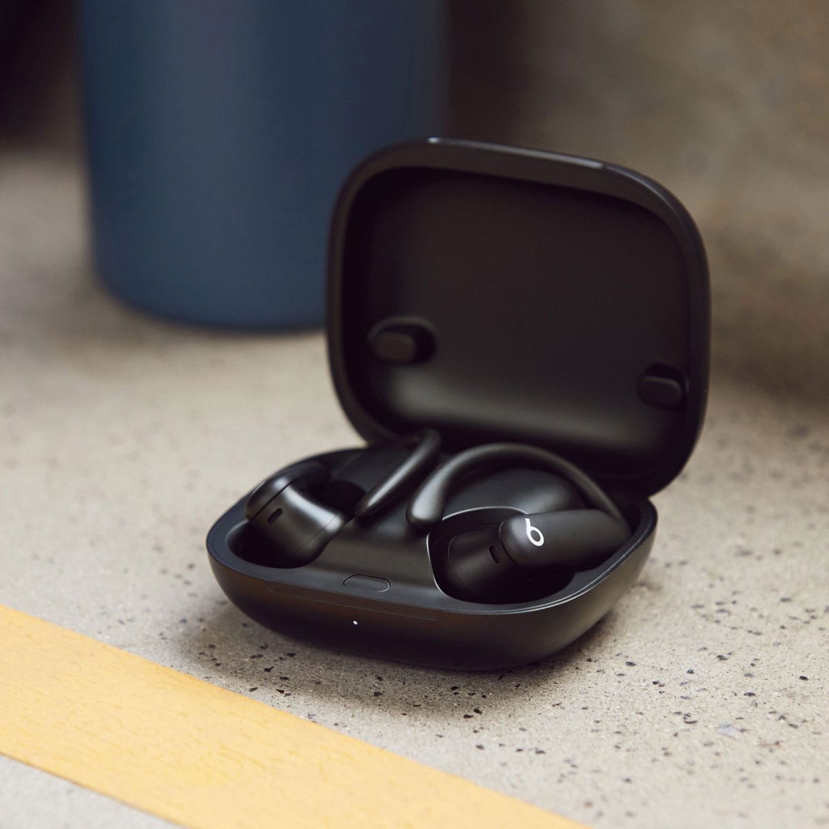 Kufje sportive Beats Powerbeats Pro 2, pa tela, me ear hook, të zeza