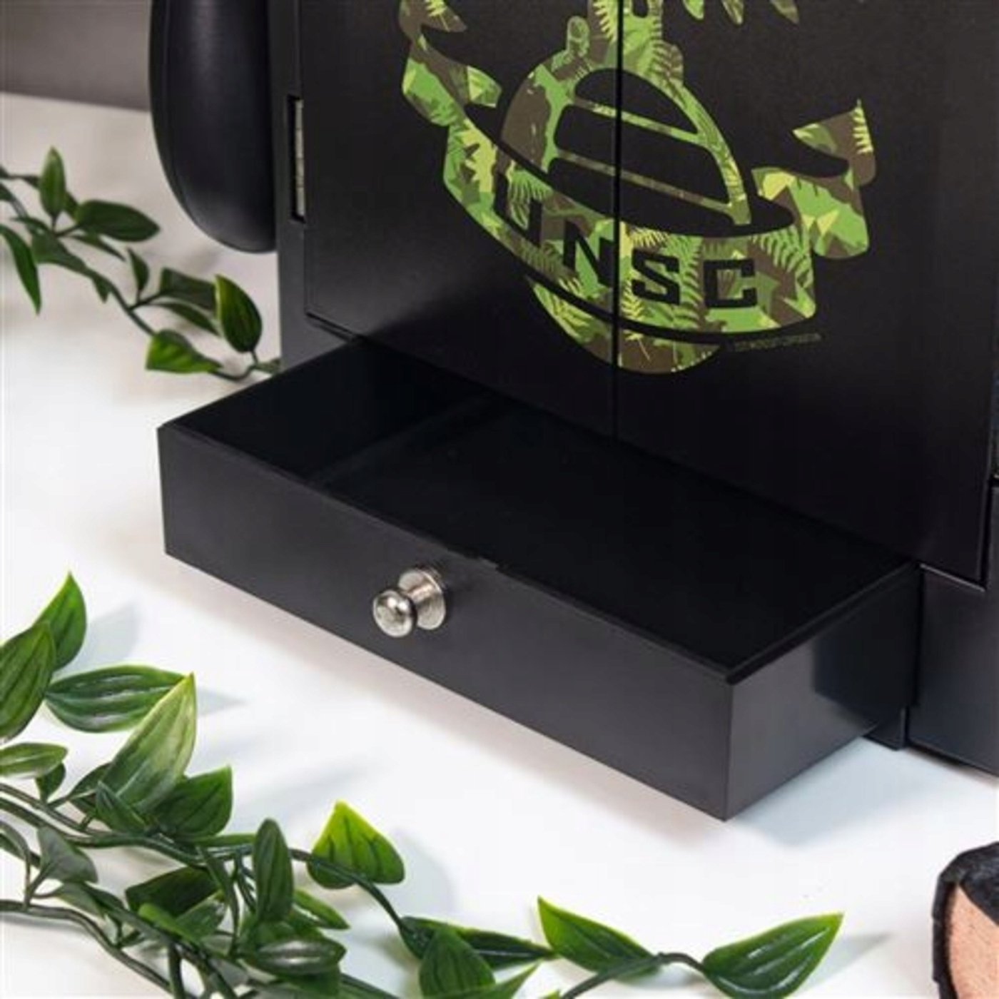 Organizues lojërash Numskull Gaming Locker, mbajtëse kontrollori dhe kufjesh, për Xbox PS5 Nintendo Switch, i zi