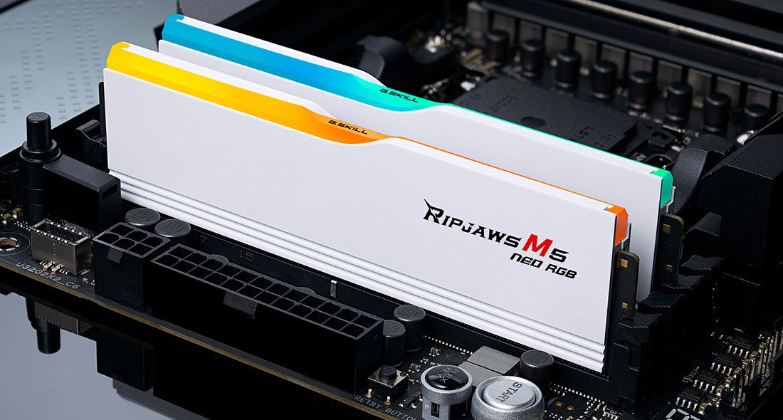 Memorie RAM G.Skill Ripjaws M5 Neo RGB DDR5, 32GB 6000MHz CL36, Dual Channel AMD EXPO, e bardhë RGB