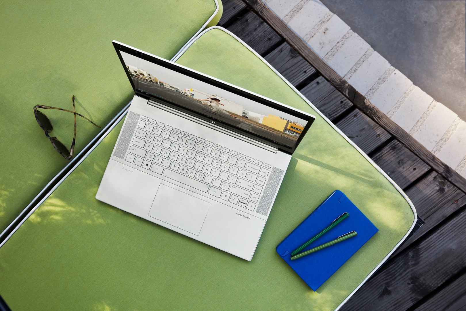 Laptop 2në1 HP ENVY x360 15-ew0013dx, 15.6", Intel Core i5, 16GB RAM, 512GB SSD, i argjendtë