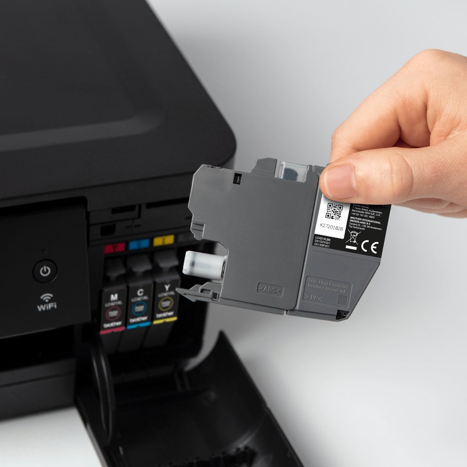 Кертриџ со боја Brother LC-421XLBK, XL, за DCP-J1050DW DCP-J1140DW MFC-J1010DW, црна