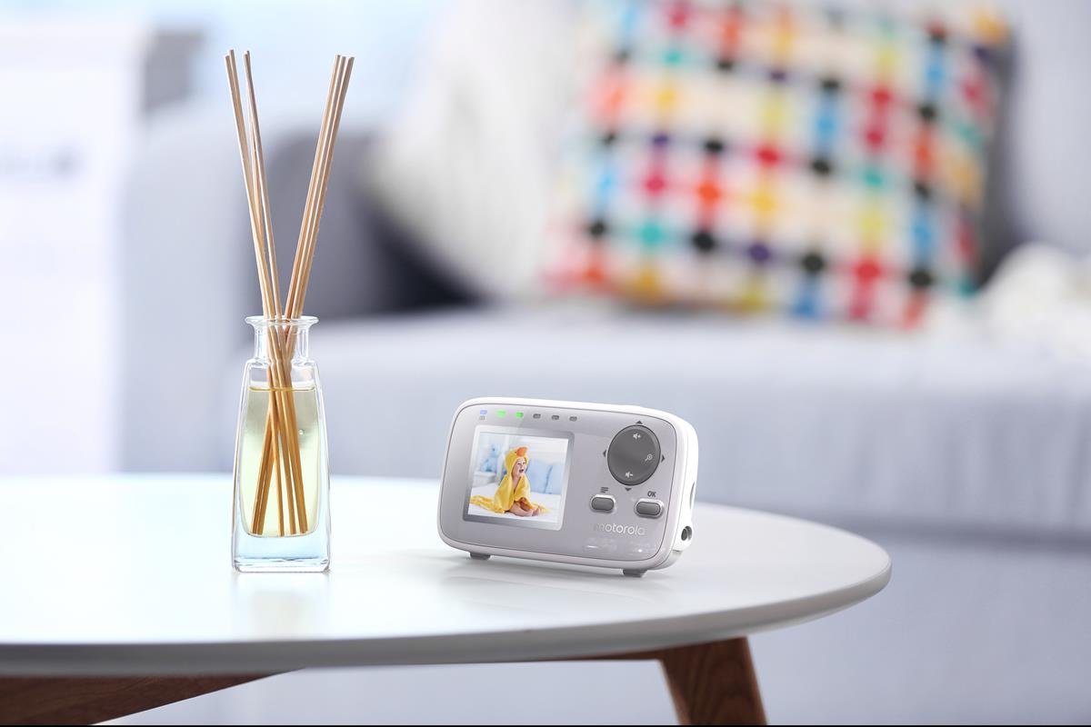 Monitor bebi Motorola VM482, ekran 2.4", lidhje 2.4 GHz, i bardhë