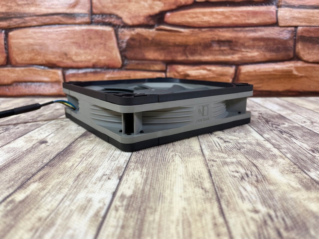 Дистанцери за вентилатори Noctua NA-IS1-14 Sx2, сет 2 парчиња, 140mm, црна