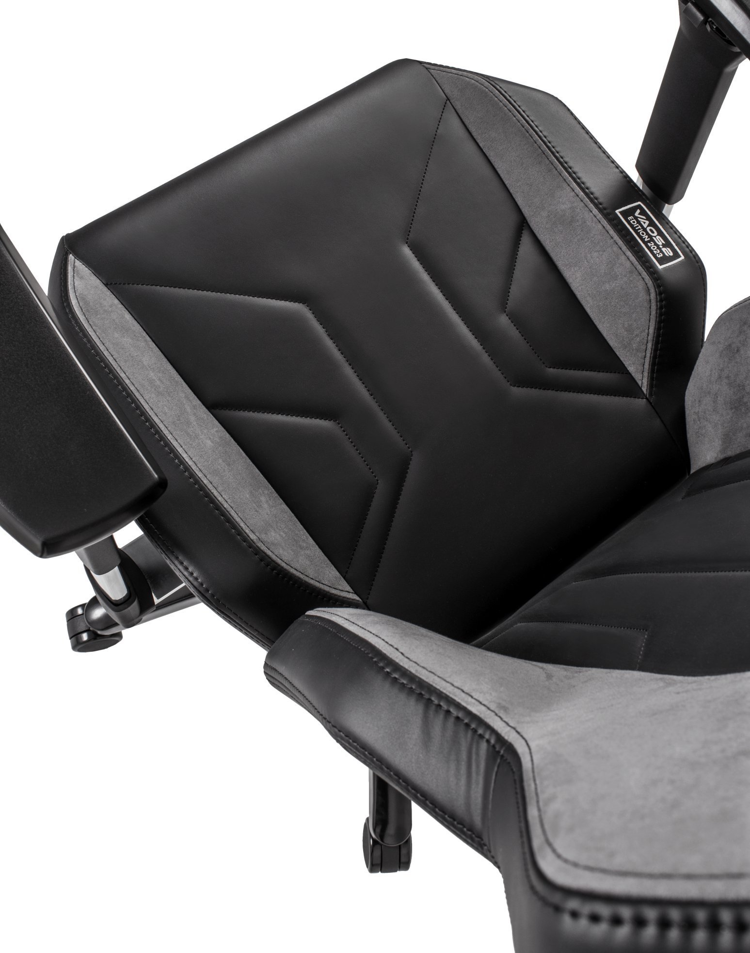 Karrige gaming QUERSUS VAOS.2.2 Titanium Grey, bazë alumini, ergonomike, e zezë e gri
