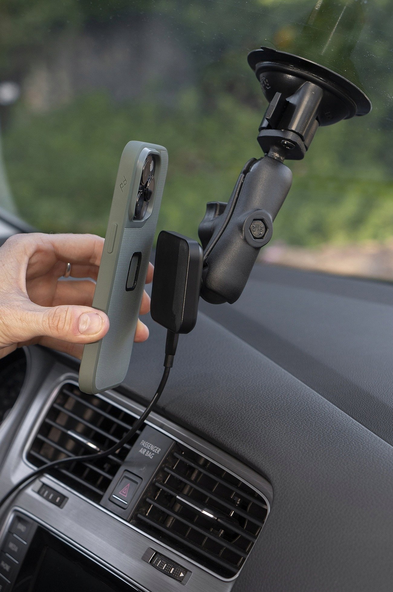Mbajtës telefoni Peak Design 1" Hook Adapter, karikim wireless, për makinë, i zi