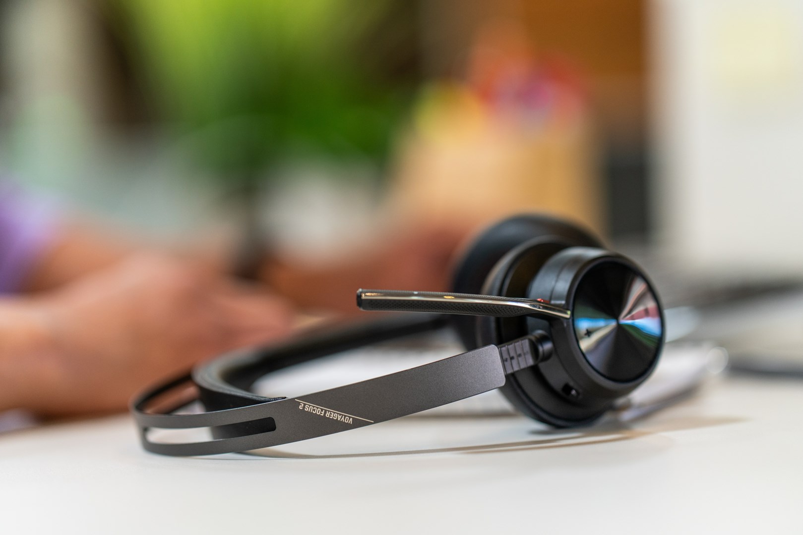 Kufje Poly Voyager Focus 2 UC, Bluetooth 5.1, USB-C, e zezë