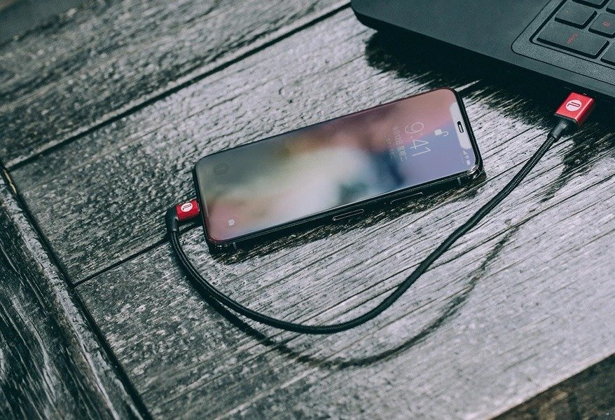 Kabllo USB në Lightning PGYTECH P-GM-115, 0.35m, për iPhone i kuq e zi