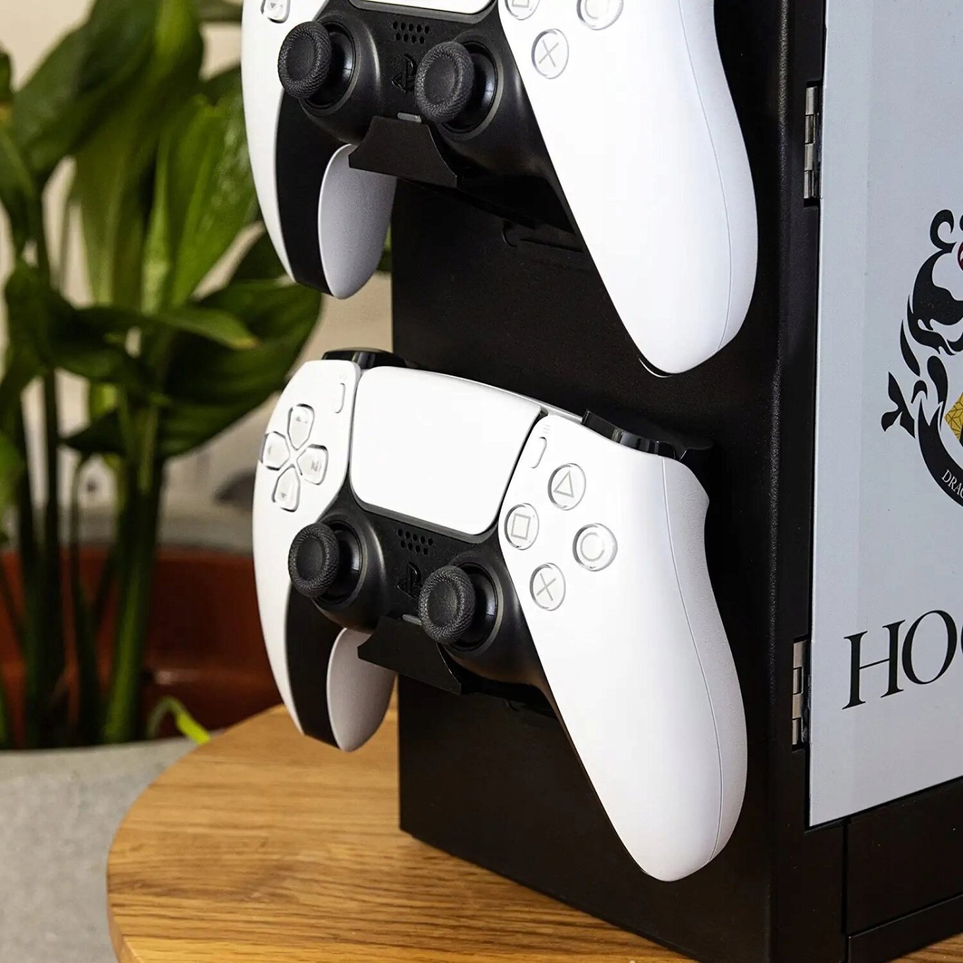 Organizues gaming Numskull Assassins Creed, hapësirë për 10 lojëra, për kontrollorë dhe kufje, shumëngjyrësh 2