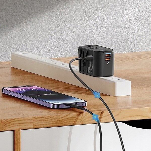 Karikues udhëtimi Usams T59, adapter 4 në 1, 20W, 2xUSB 1xUSB C, i bardhë